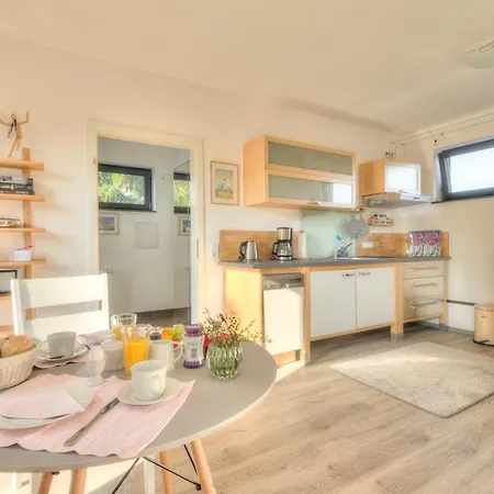 Gruenes Apartment